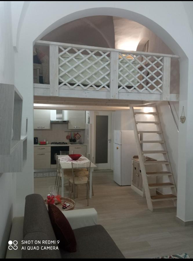 Ferienwohnung Il Nido Della Calandra Tuglie Exterior foto